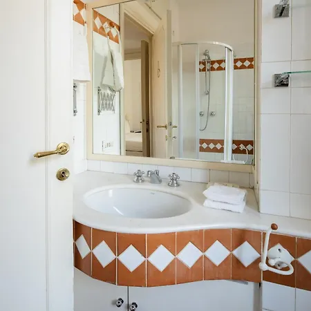 Casa Mandes Spanish Steps *