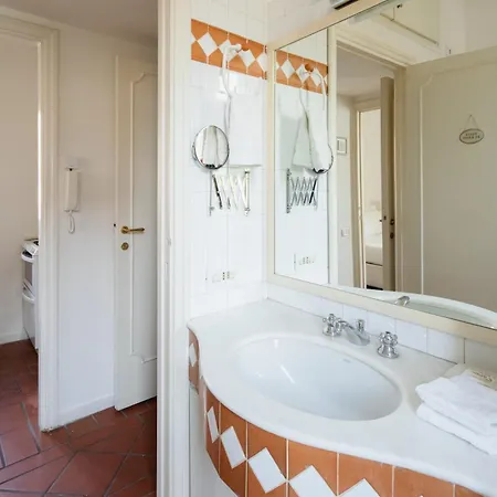 Casa Mandes Spanish Steps Apartament *