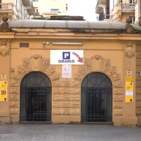 Casa Mandes Spanish Steps Apartament *