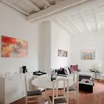 Casa Mandes Spanish Steps